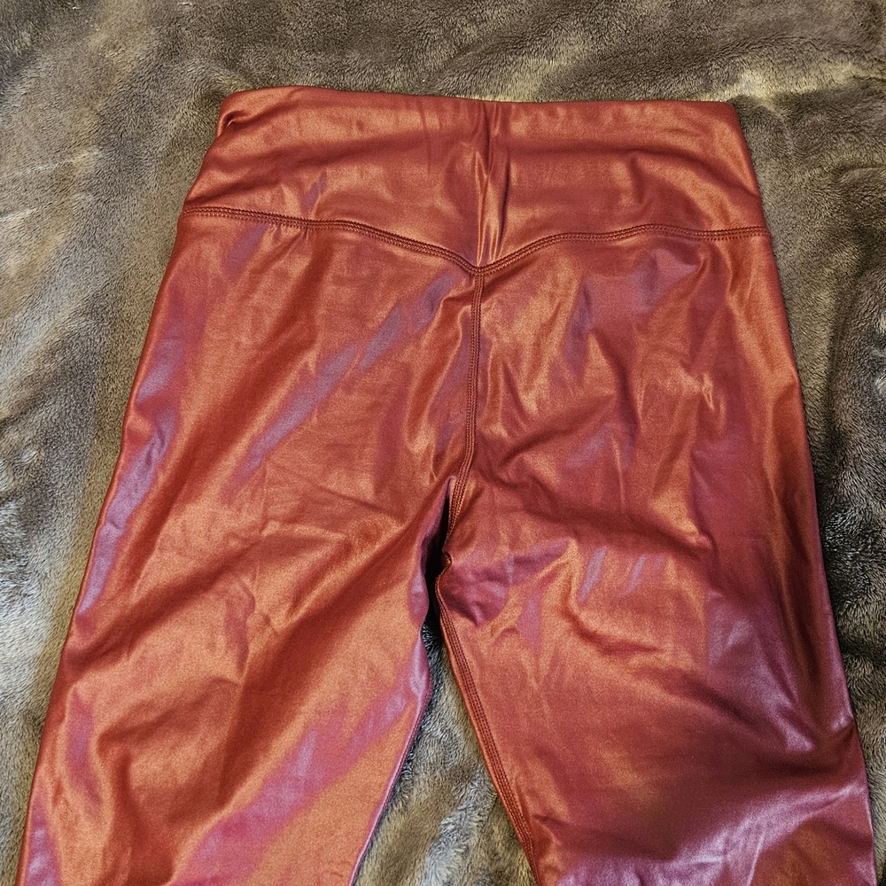 Fabletics Motion365+ Metallic Burgundy Leggings - Picture 3 of 4